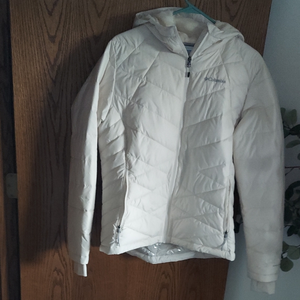 Columbia Cream Hooded Quilted Jacket